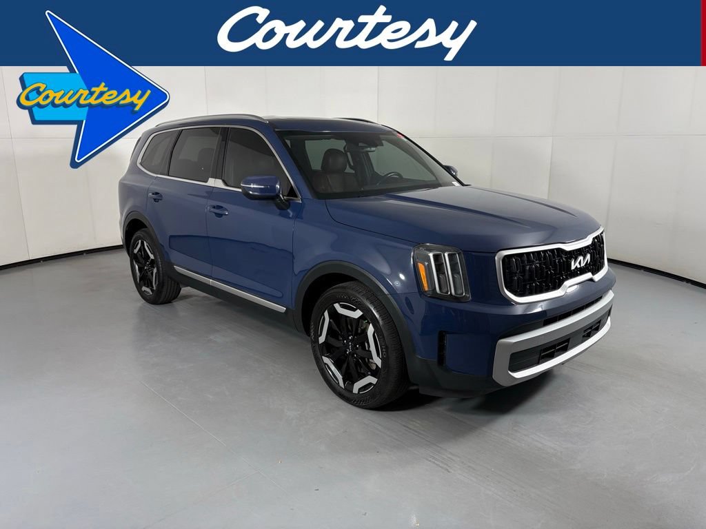 Used 2023 Kia Telluride EX w/ EX Captain's Chair Package