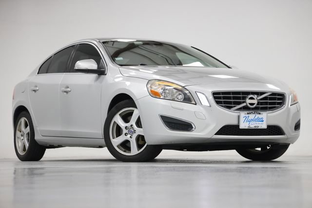Used 2012 Volvo S60 T5 FWD image 1