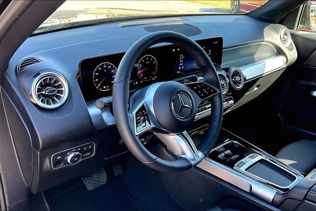 Used 2025 Mercedes-Benz GLB 250 image 5