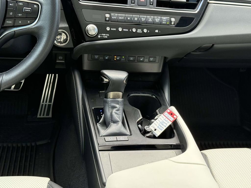 Used 2024 Lexus ES 300h F Sport w/ Accessory Package (Z2) image 20