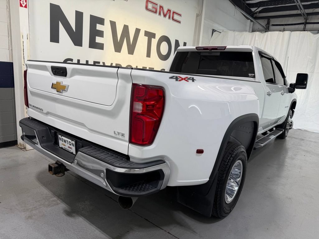 Used 2022 Chevrolet Silverado 3500 LTZ w/ LTZ Plus Package AWD/4WD image 35