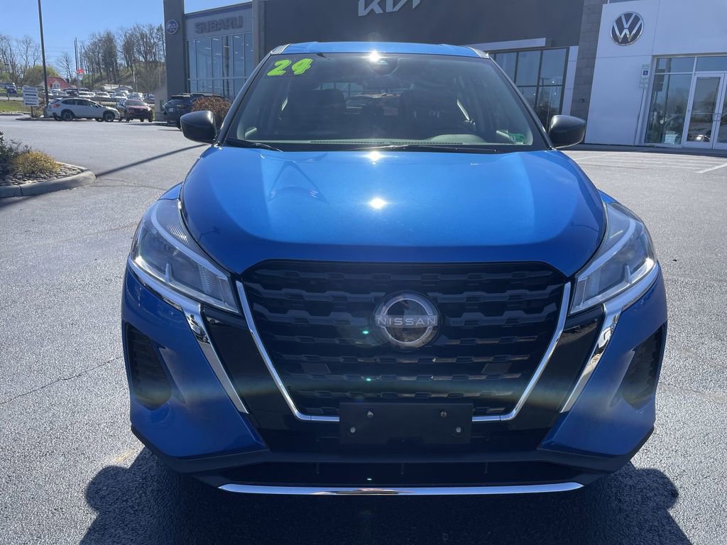 Used 2024 Nissan Kicks S FWD image 2