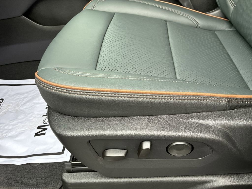 New 2026 GMC Yukon XL AT4 image 12