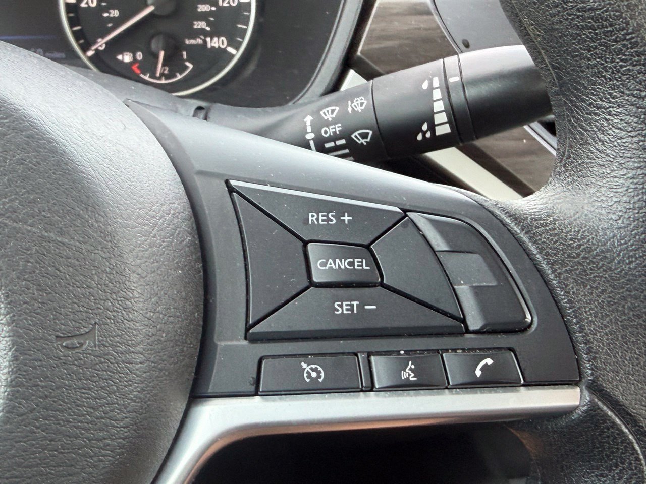 Used 2025 Nissan Altima 2.5 SV FWD image 11