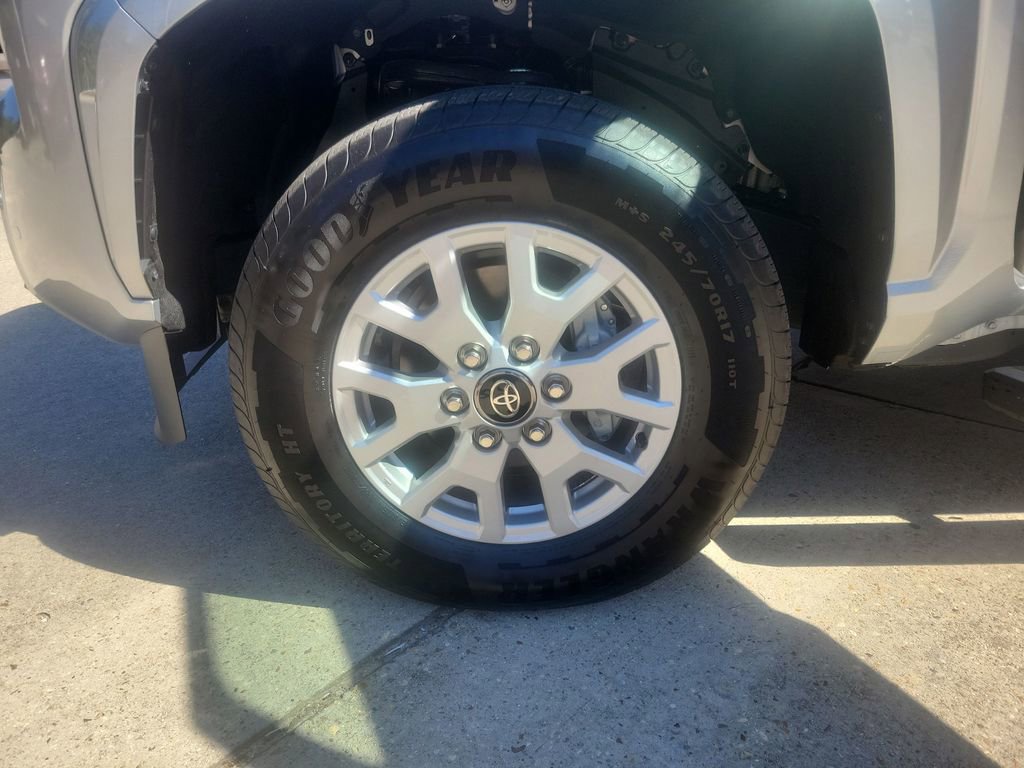 Certified 2025 Toyota Tacoma SR5 image 35