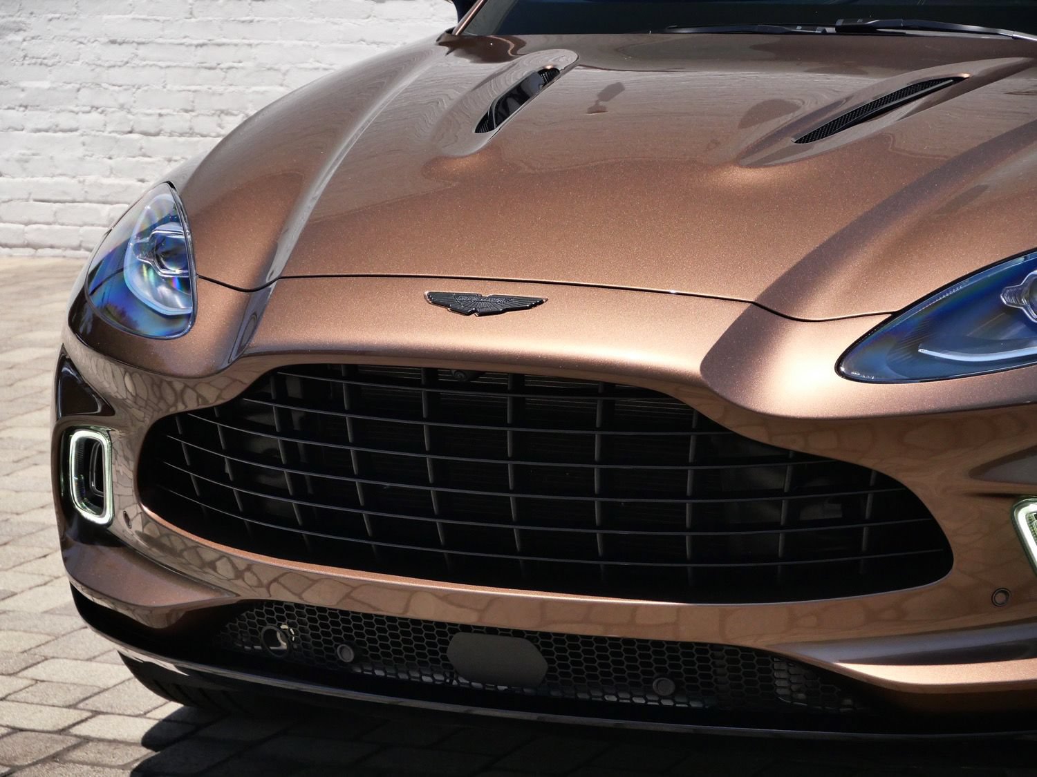 Used 2024 Aston Martin DBX AWD/4WD image 17