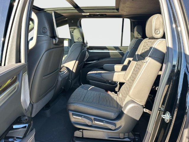 New 2027 Cadillac Escalade ESV Platinum Sport w/ LPO, ONYX Package AWD/4WD image 11