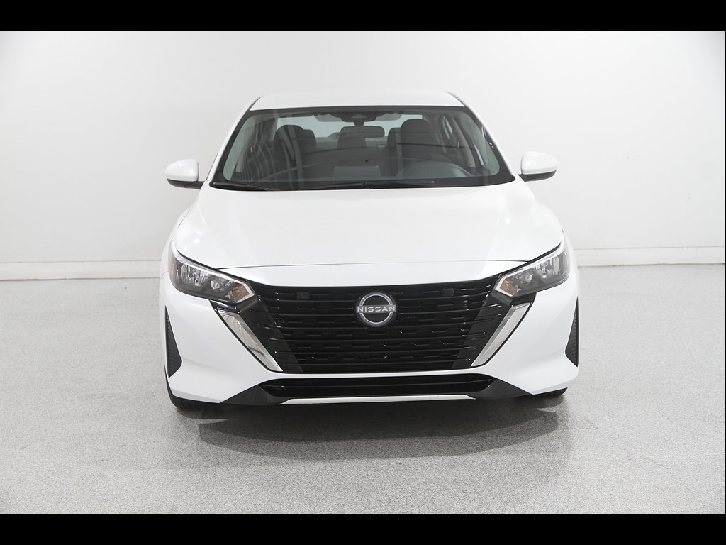 Used 2025 Nissan Sentra SV FWD image 2