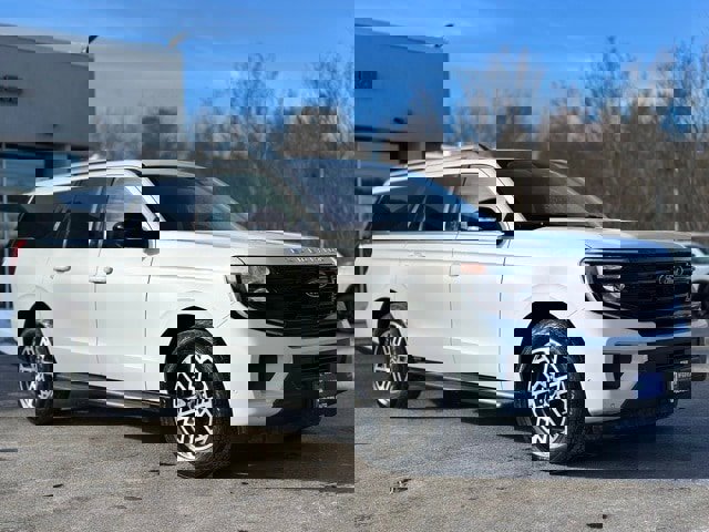 Used 2025 Ford Expedition Max Active image 7