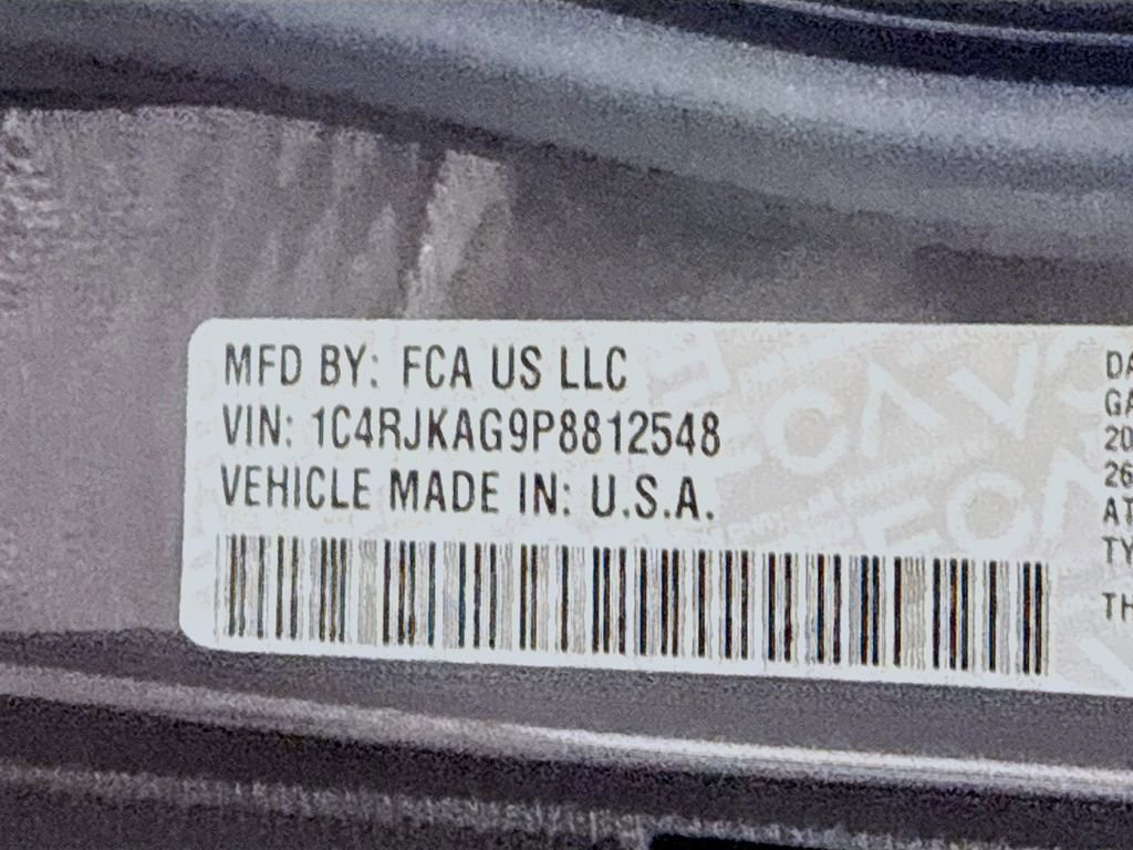 Used 2023 Jeep Grand Cherokee L Laredo AWD/4WD image 39