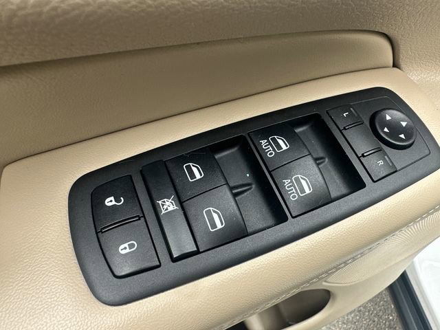 Used 2019 Jeep Grand Cherokee Limited w/ Luxury Group II image 25