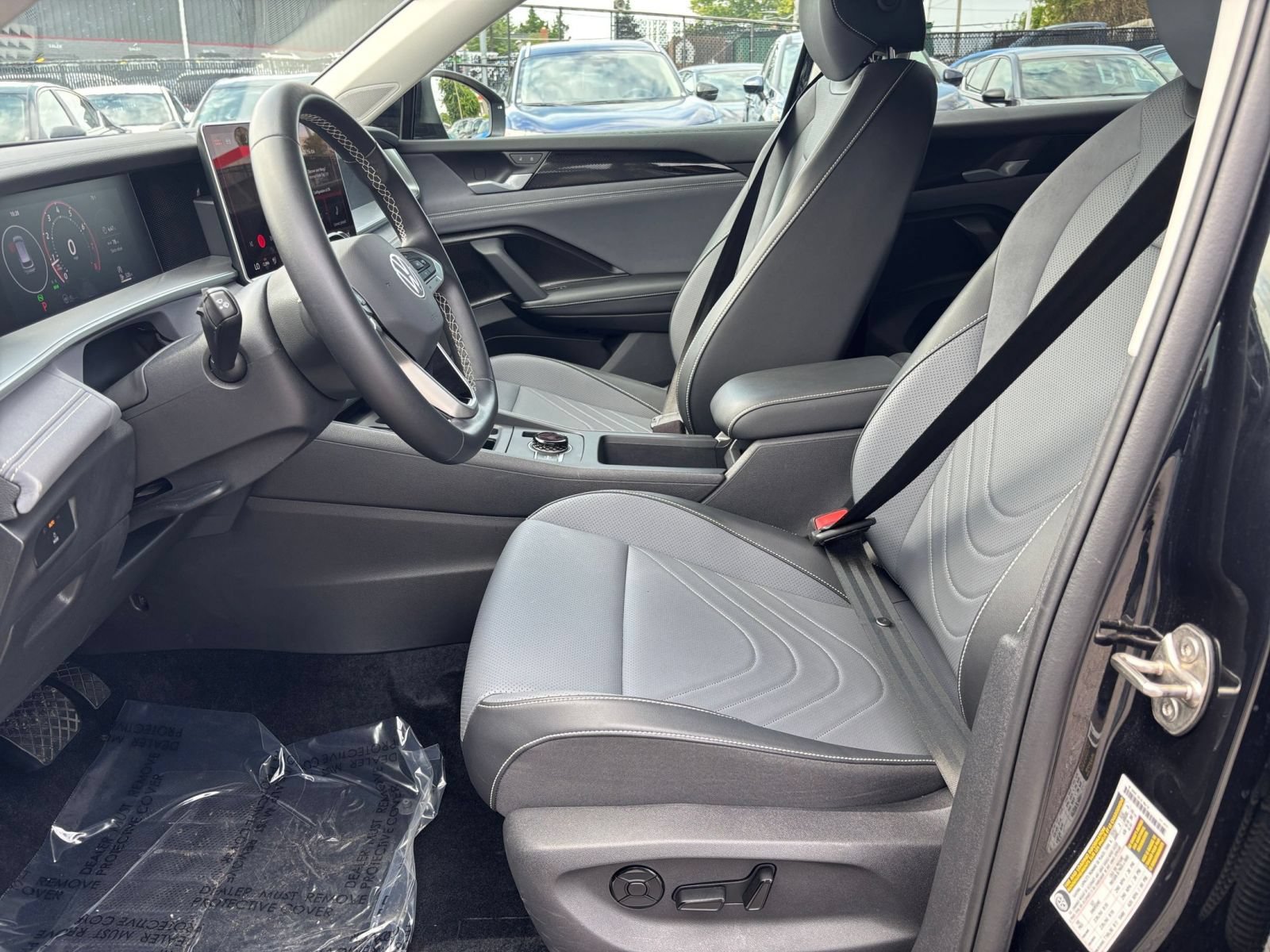 Used 2026 Volkswagen Tiguan SE FWD image 24