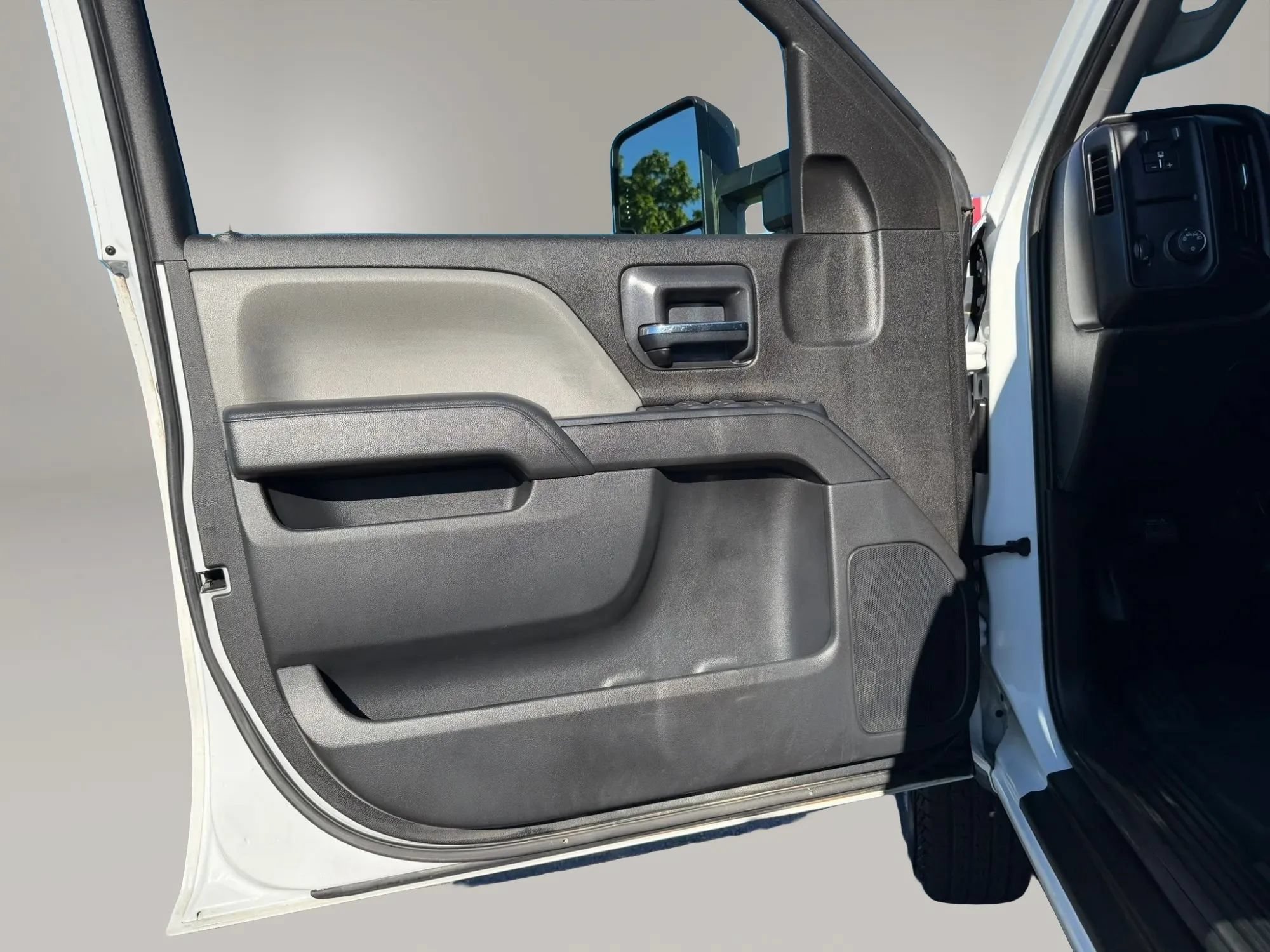 Used 2019 Chevrolet Silverado 2500 W/T AWD/4WD image 11
