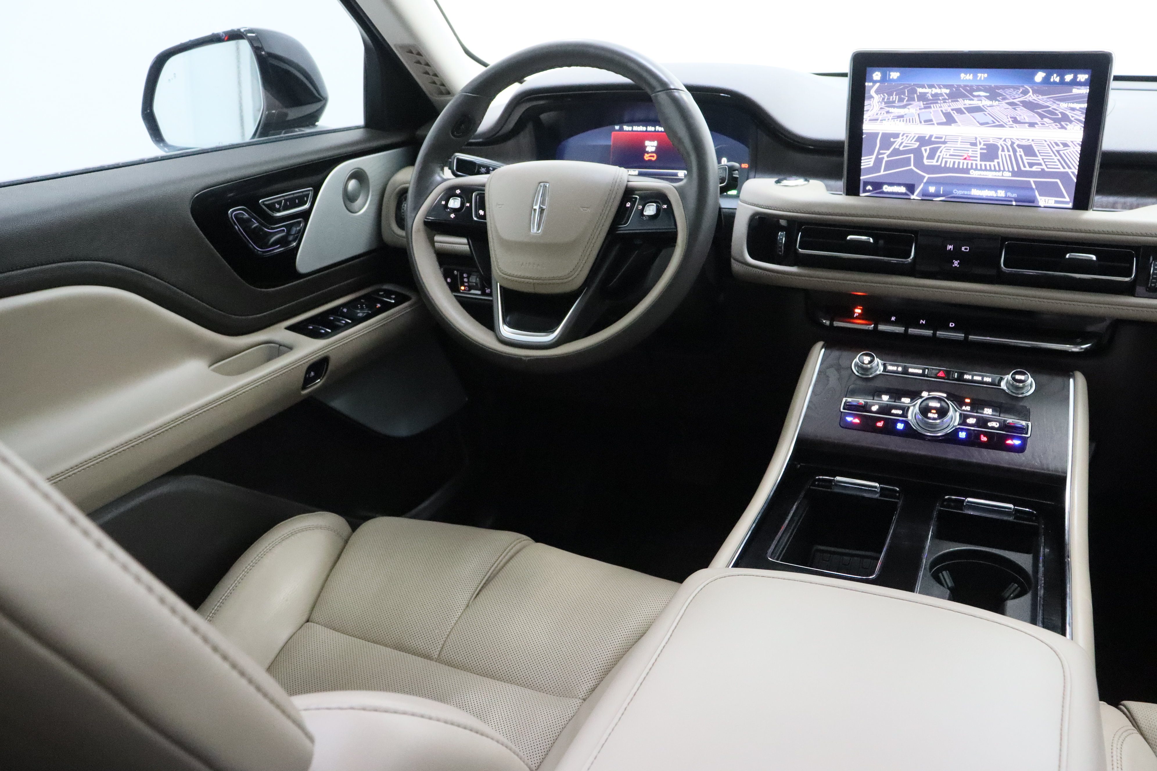Used 2023 Lincoln Aviator Grand Touring w/ Equipment Group 301A AWD/4WD image 36