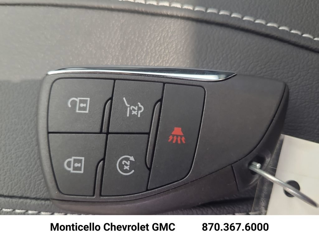 New 2026 Chevrolet Traverse LT w/ Sun and Wheel Package FWD image 32