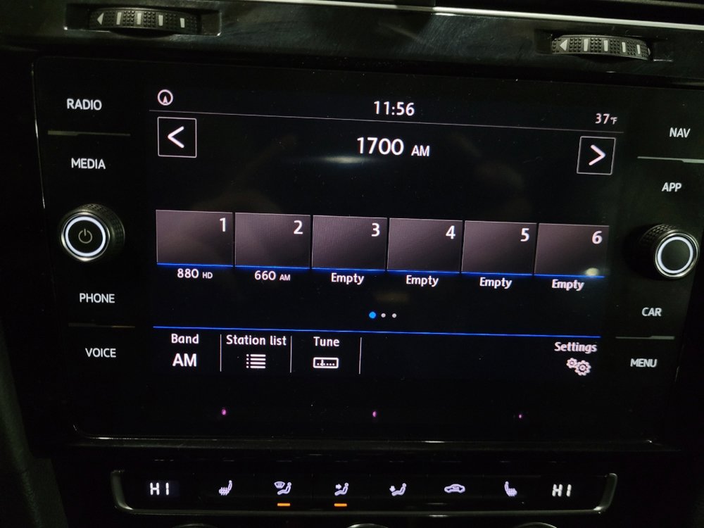 Used 2018 Volkswagen Golf SEL image 25