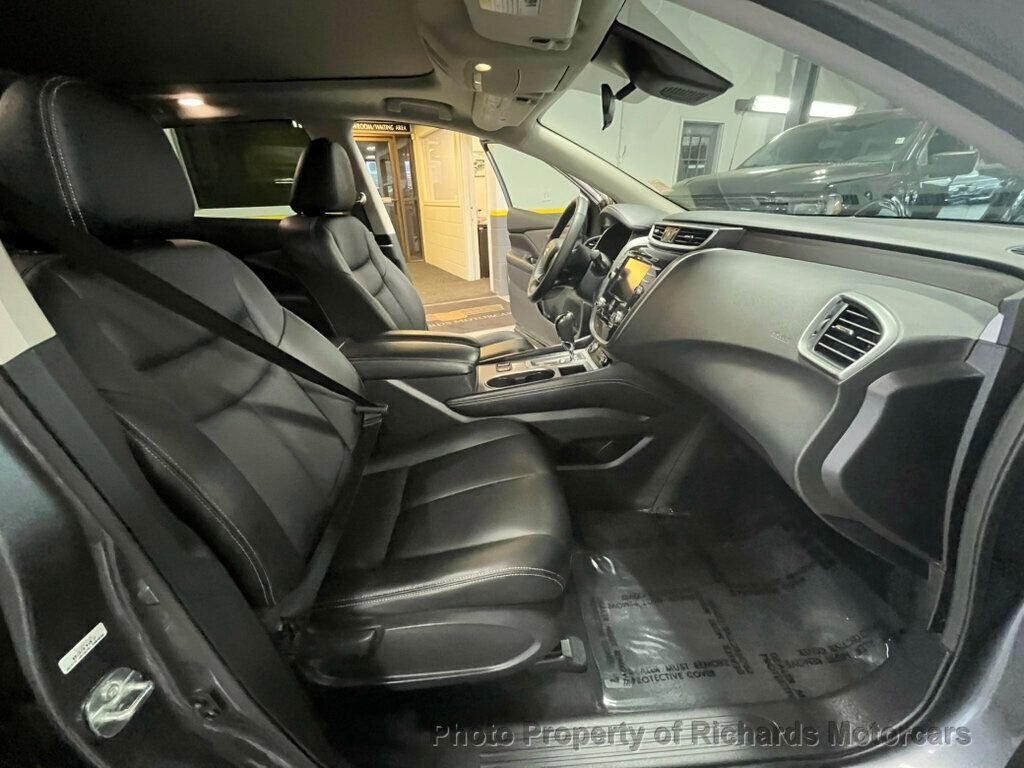 Used 2023 Nissan Murano SV image 16