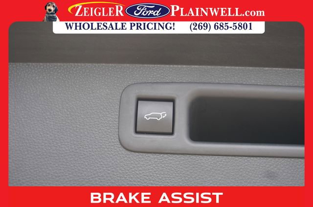 Used 2023 Toyota Highlander XLE image 11