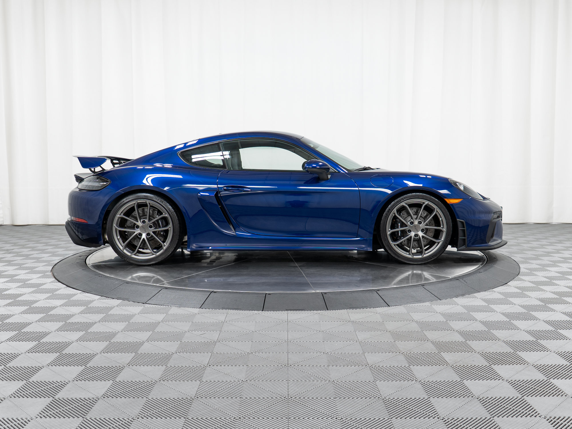 Certified 2021 Porsche 718 Cayman GT4 RWD image 8