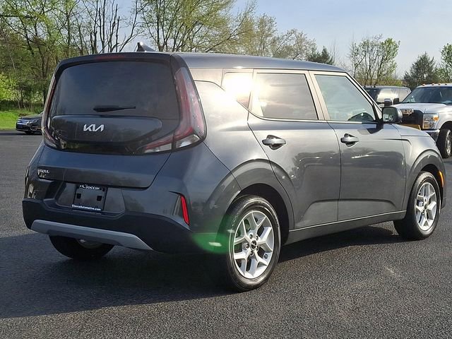 Used 2023 Kia Soul LX w/ Option Group 015 FWD image 9