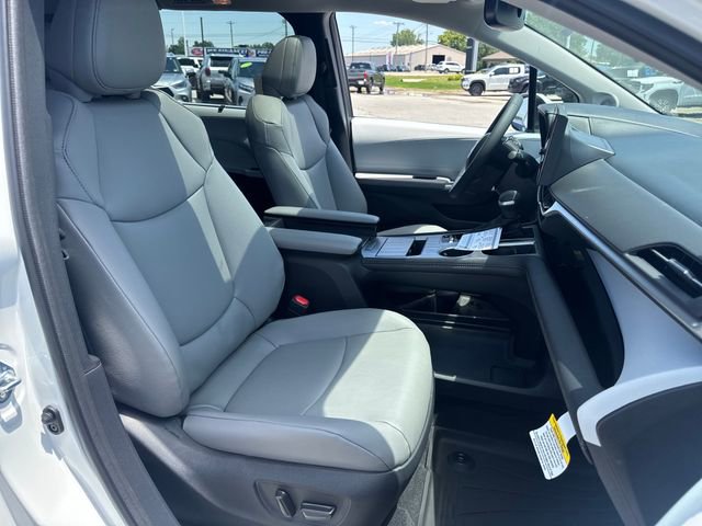 New 2026 Toyota Sienna XLE FWD image 12