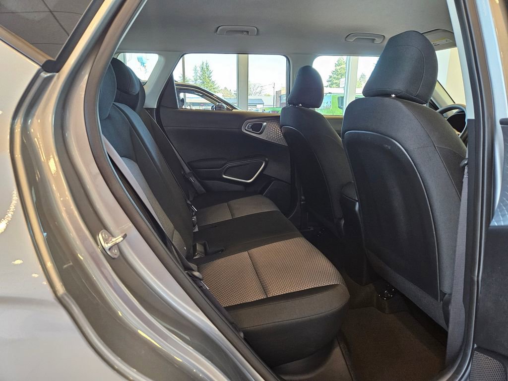 Used 2025 Kia Soul LX w/ LX Technology Package FWD image 28