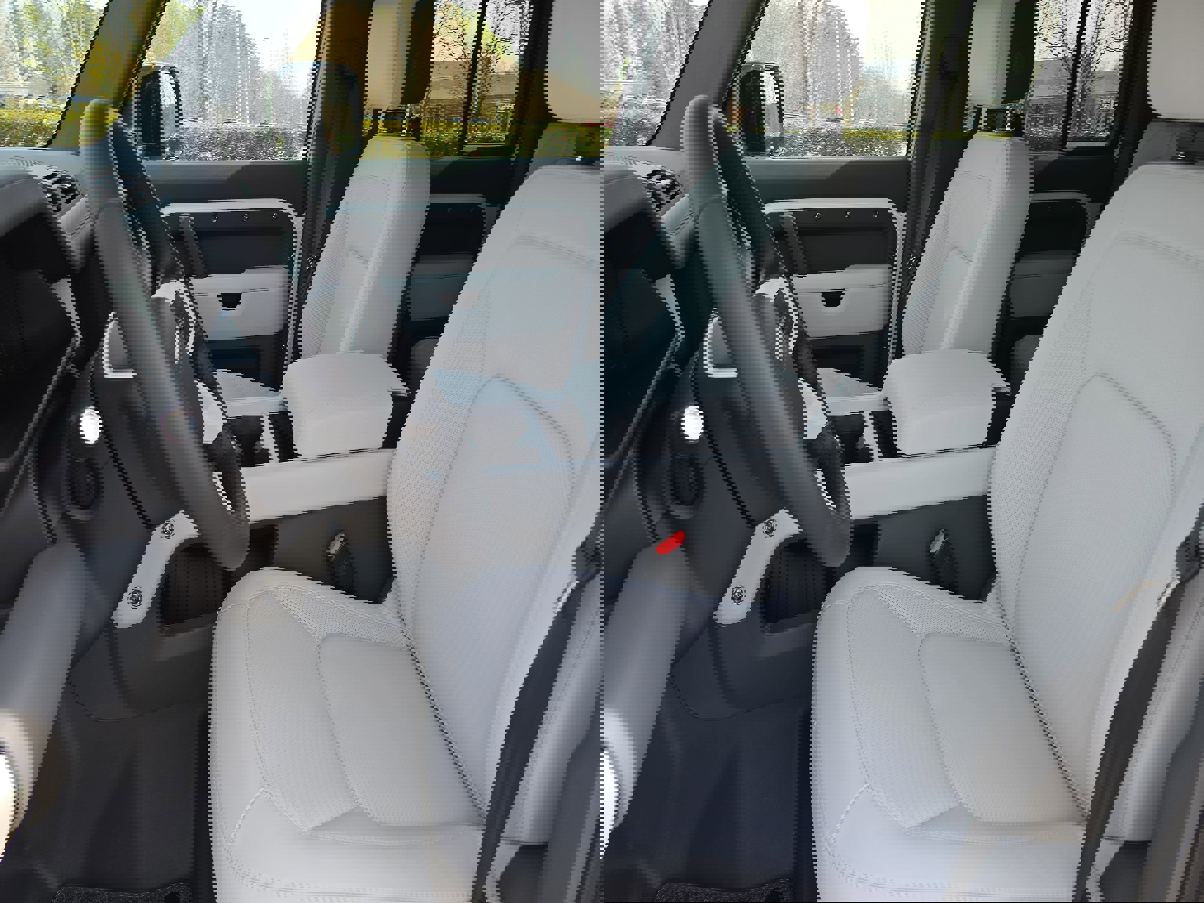 New 2026 Land Rover Defender 130 X-Dynamic SE image 15