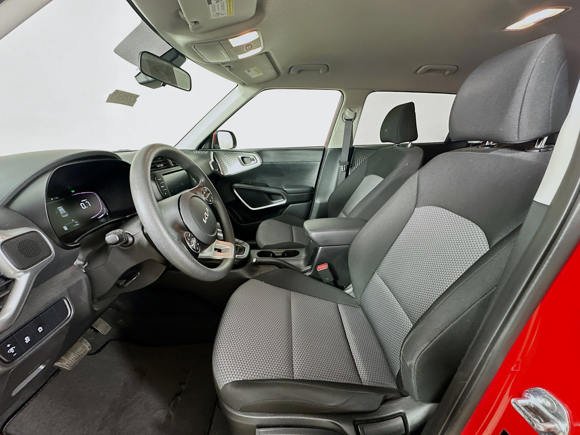 Used 2023 Kia Soul LX w/ LX Technology Package image 25