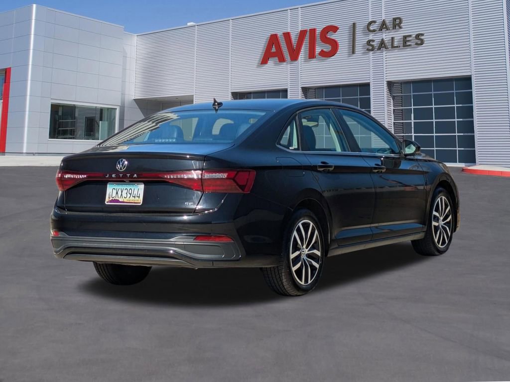 Used 2025 Volkswagen Jetta SE image 6