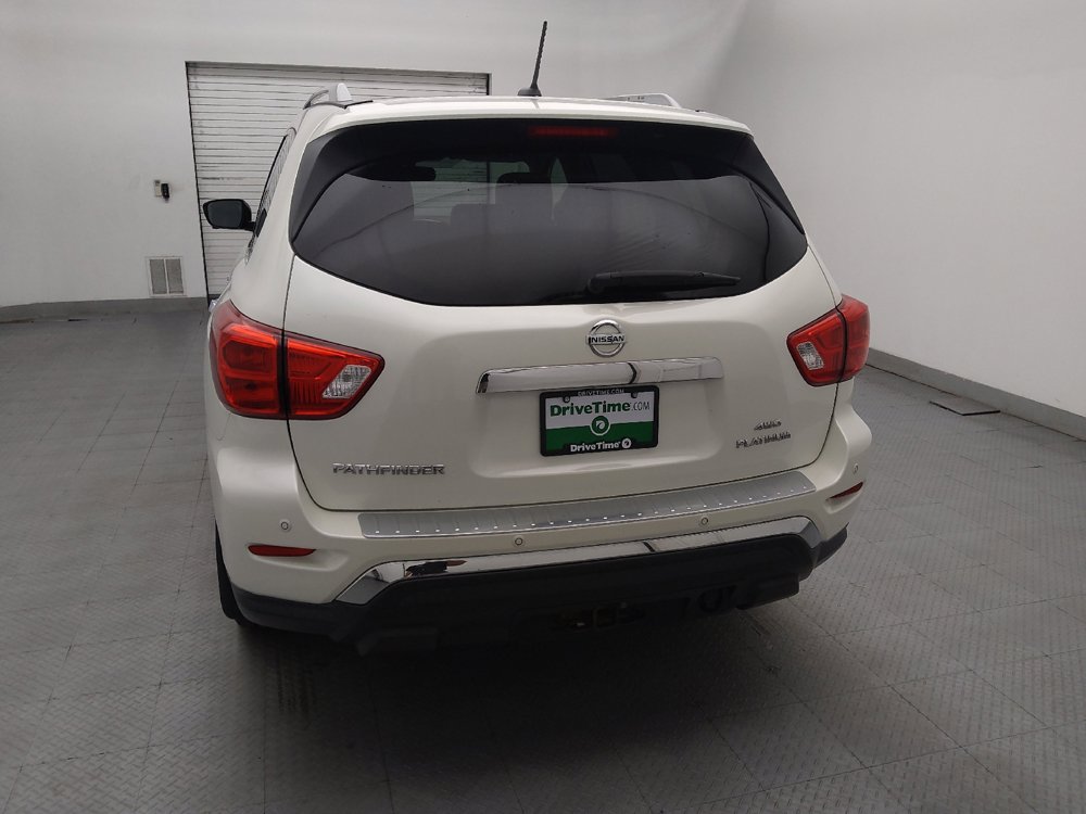 Used 2017 Nissan Pathfinder Platinum w/ Family Entertainment Package AWD/4WD image 6