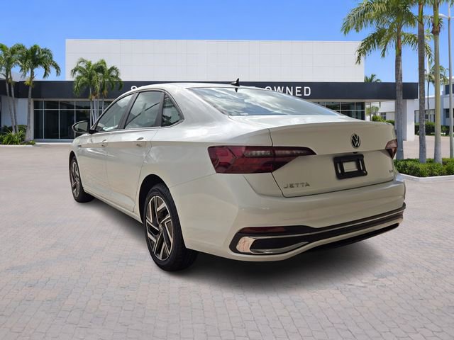 Certified 2022 Volkswagen Jetta SEL FWD image 5