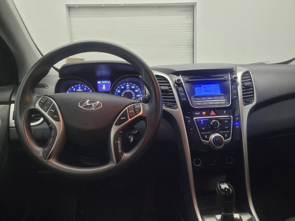 Used 2017 Hyundai Elantra GT FWD image 22