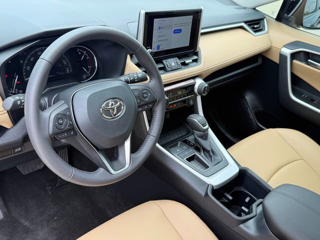Used 2025 Toyota RAV4 XLE Premium image 10