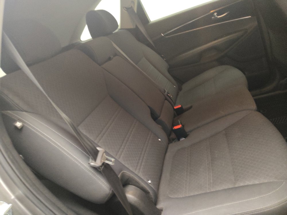 Used 2018 Kia Sorento FWD image 19