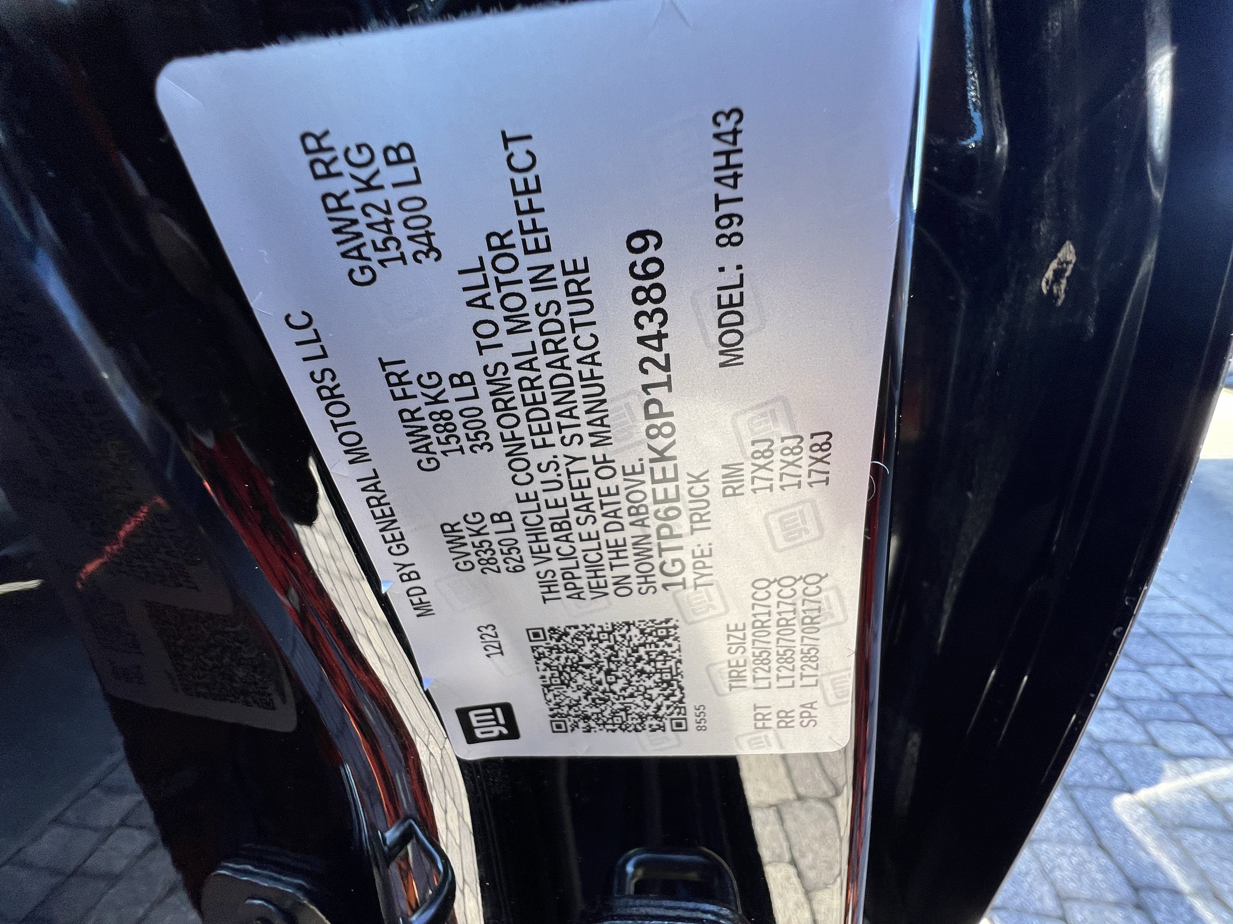 Used 2023 GMC Canyon AT4X image 31