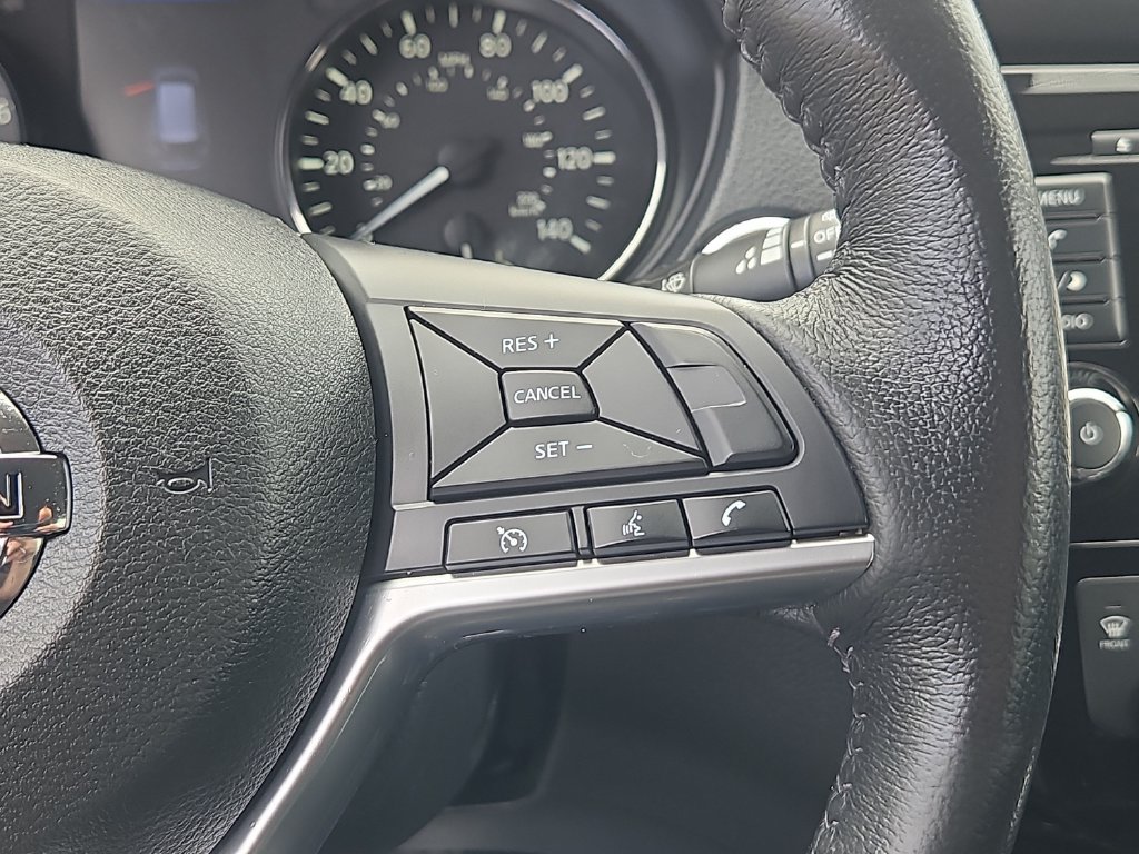 Used 2018 Nissan Rogue SV AWD/4WD image 14