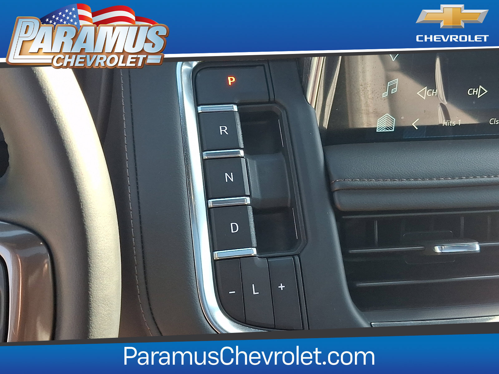 Used 2024 Chevrolet Suburban High Country AWD/4WD image 16