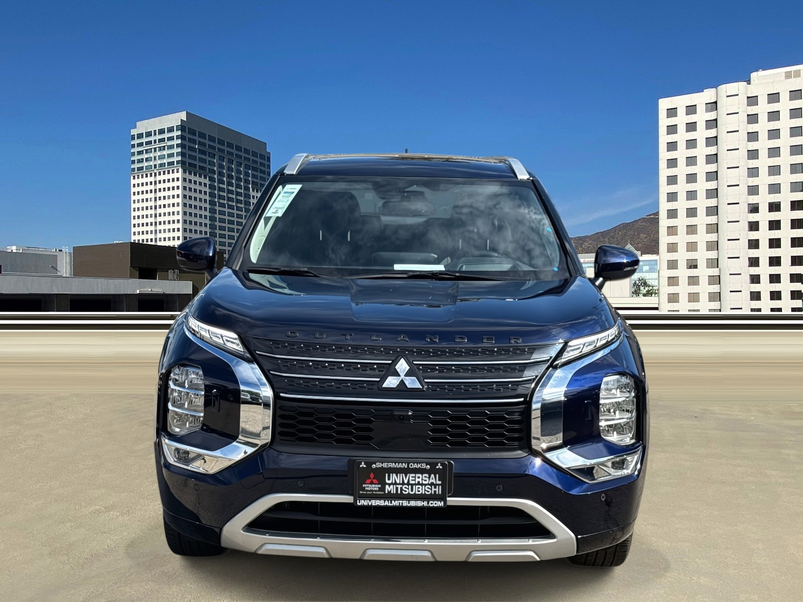 Used 2023 Mitsubishi Outlander SEL image 2