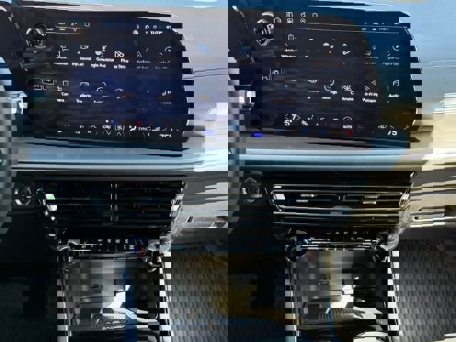 New 2026 Chevrolet Traverse LT w/ Driver Confidence Package image 24