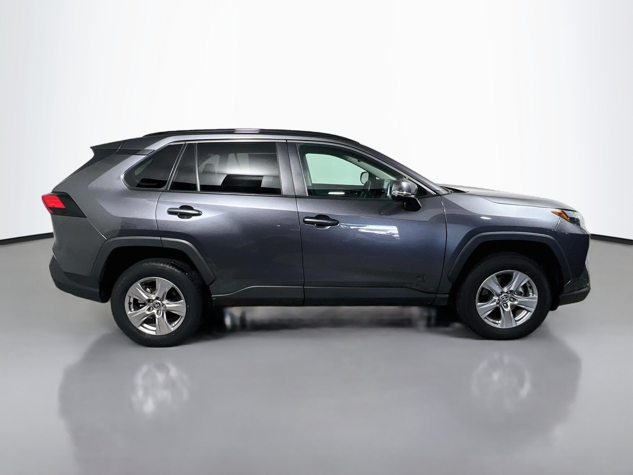 Used 2025 Toyota RAV4 XLE FWD image 3