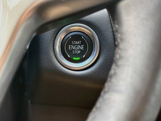 Used 2023 Chevrolet Tahoe Premier AWD/4WD image 38