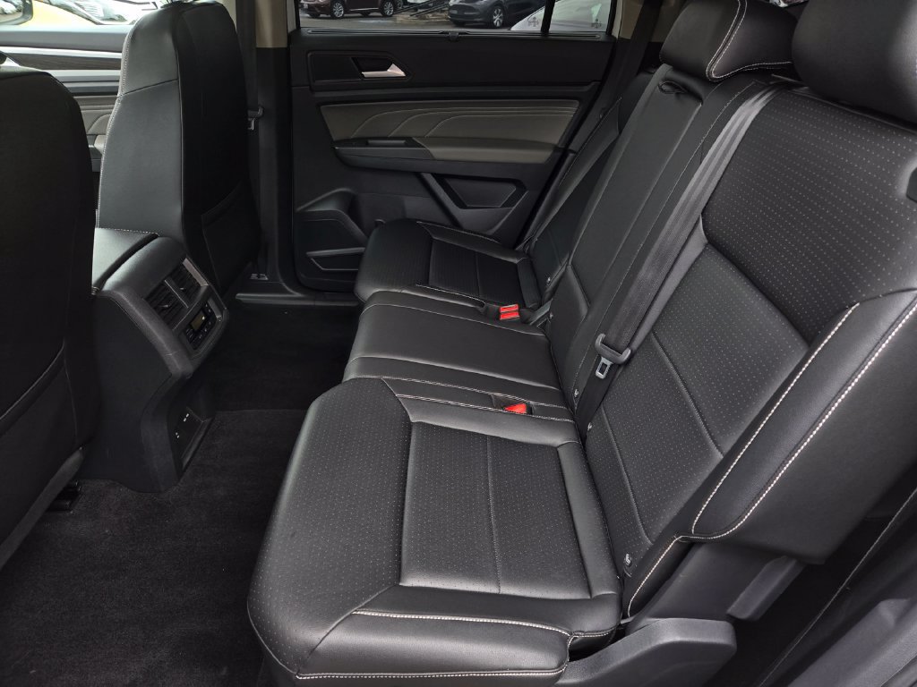 Used 2023 Volkswagen Atlas SE AWD/4WD image 12