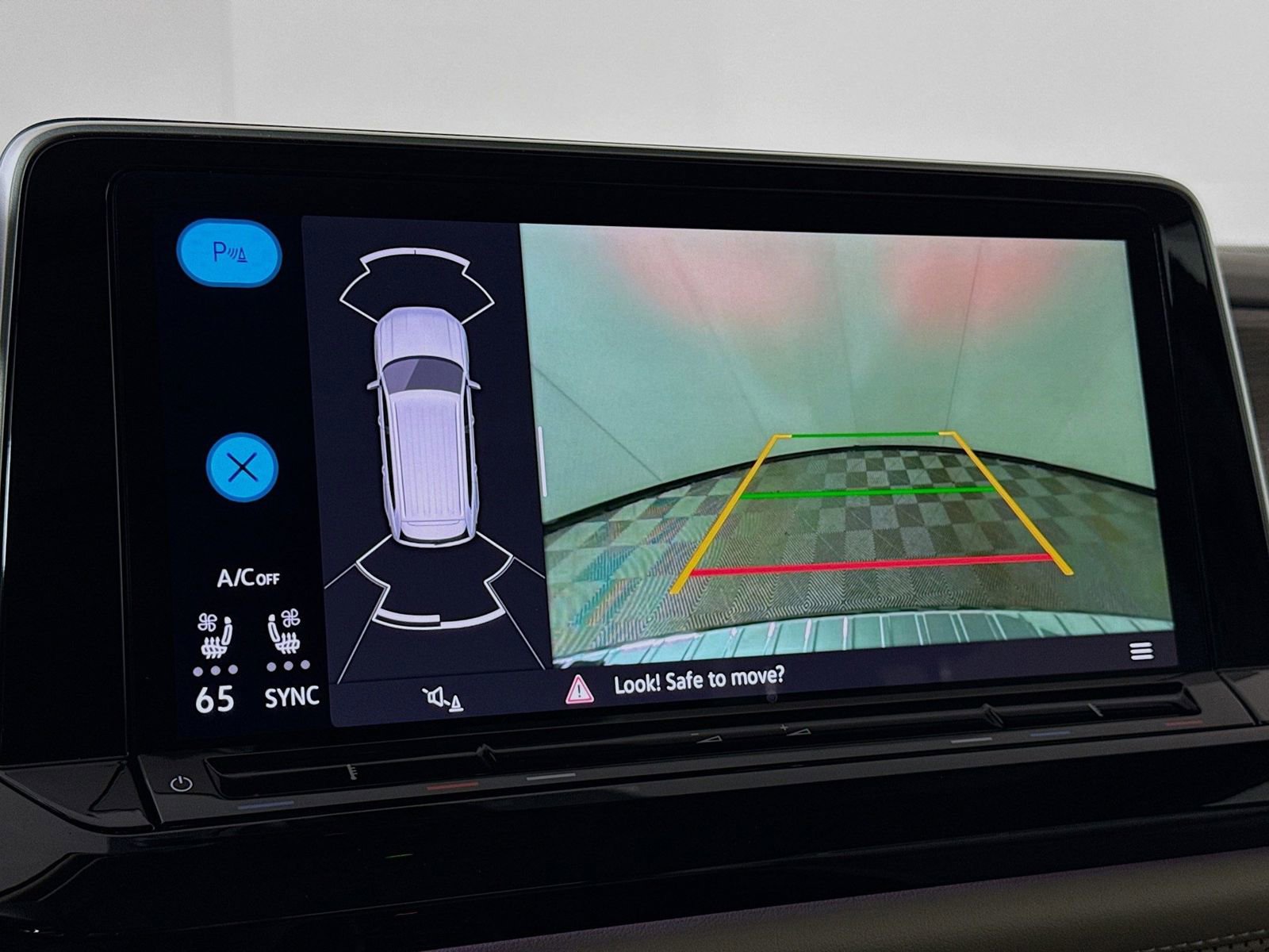 Used 2025 Volkswagen Atlas SEL image 18