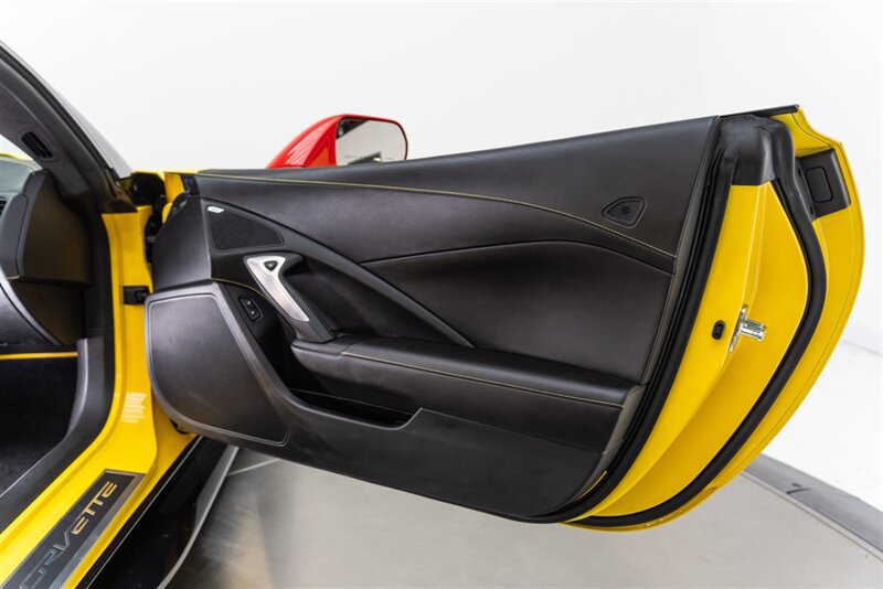 Used 2018 Chevrolet Corvette Z06 RWD image 60