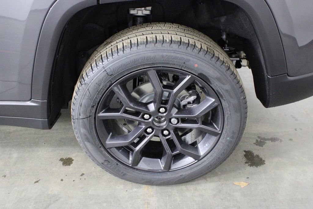 New 2025 Jeep Grand Cherokee Limited image 47