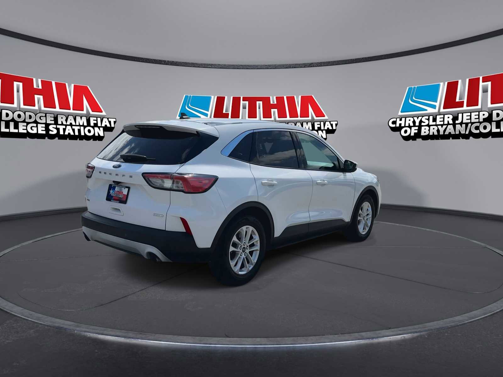 Used 2020 Ford Escape SE image 8