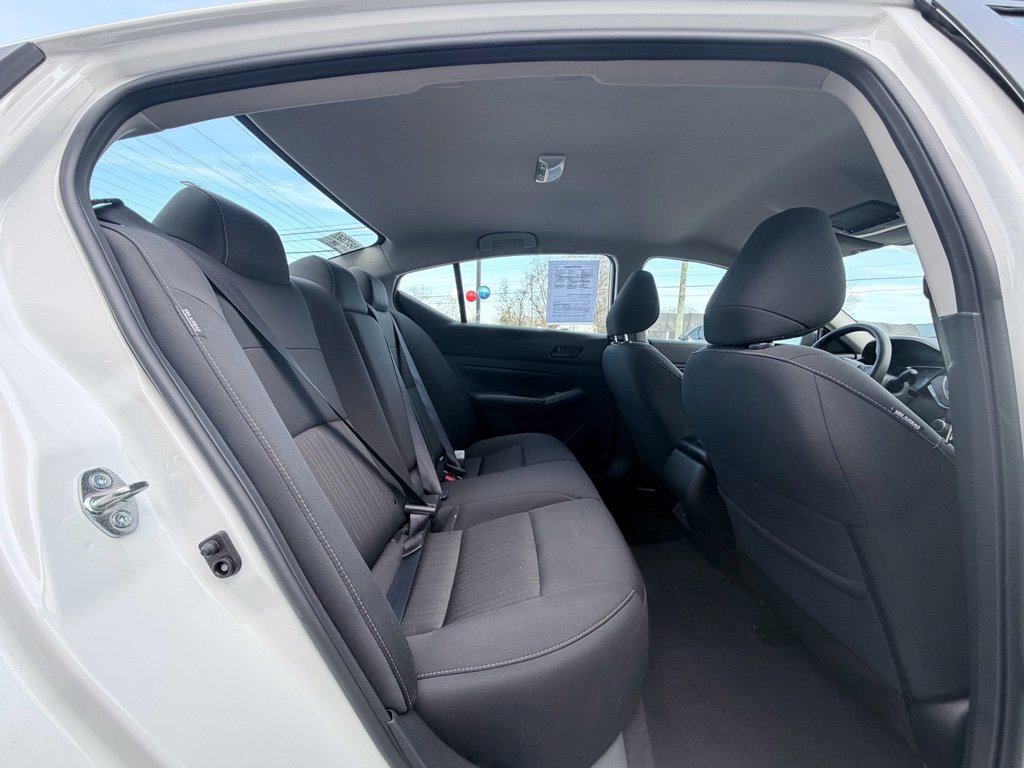 Used 2025 Nissan Altima 2.5 SV image 16