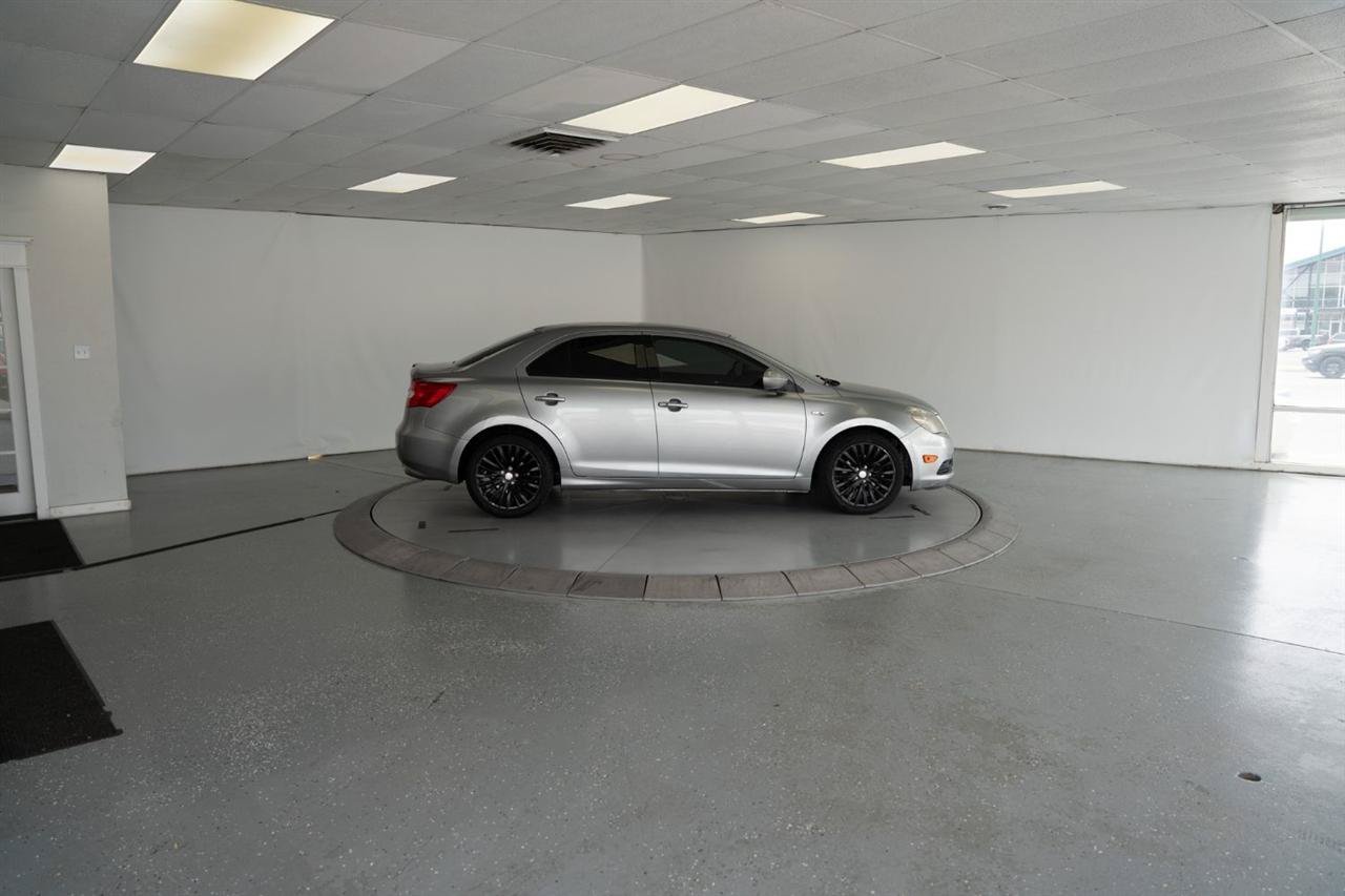 Used 2012 Suzuki Kizashi SE AWD/4WD image 8