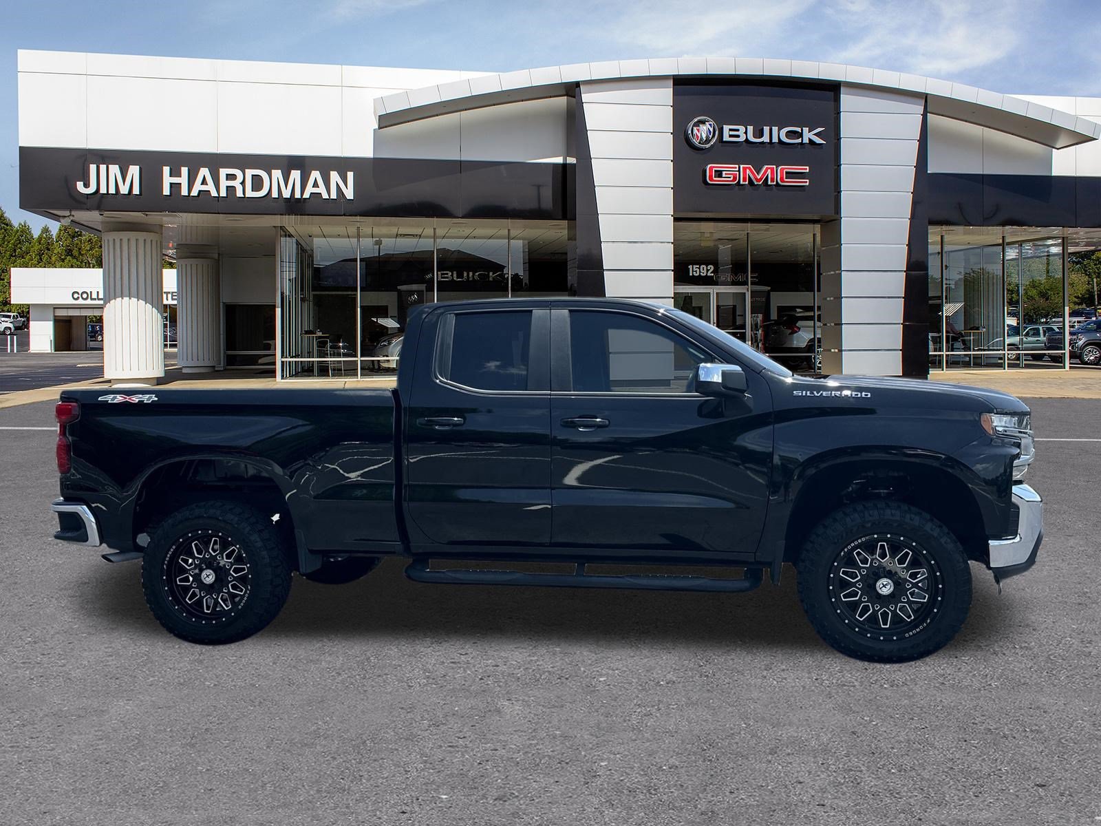 Used 2020 Chevrolet Silverado 1500 LT w/ Trailering Package AWD/4WD image 8