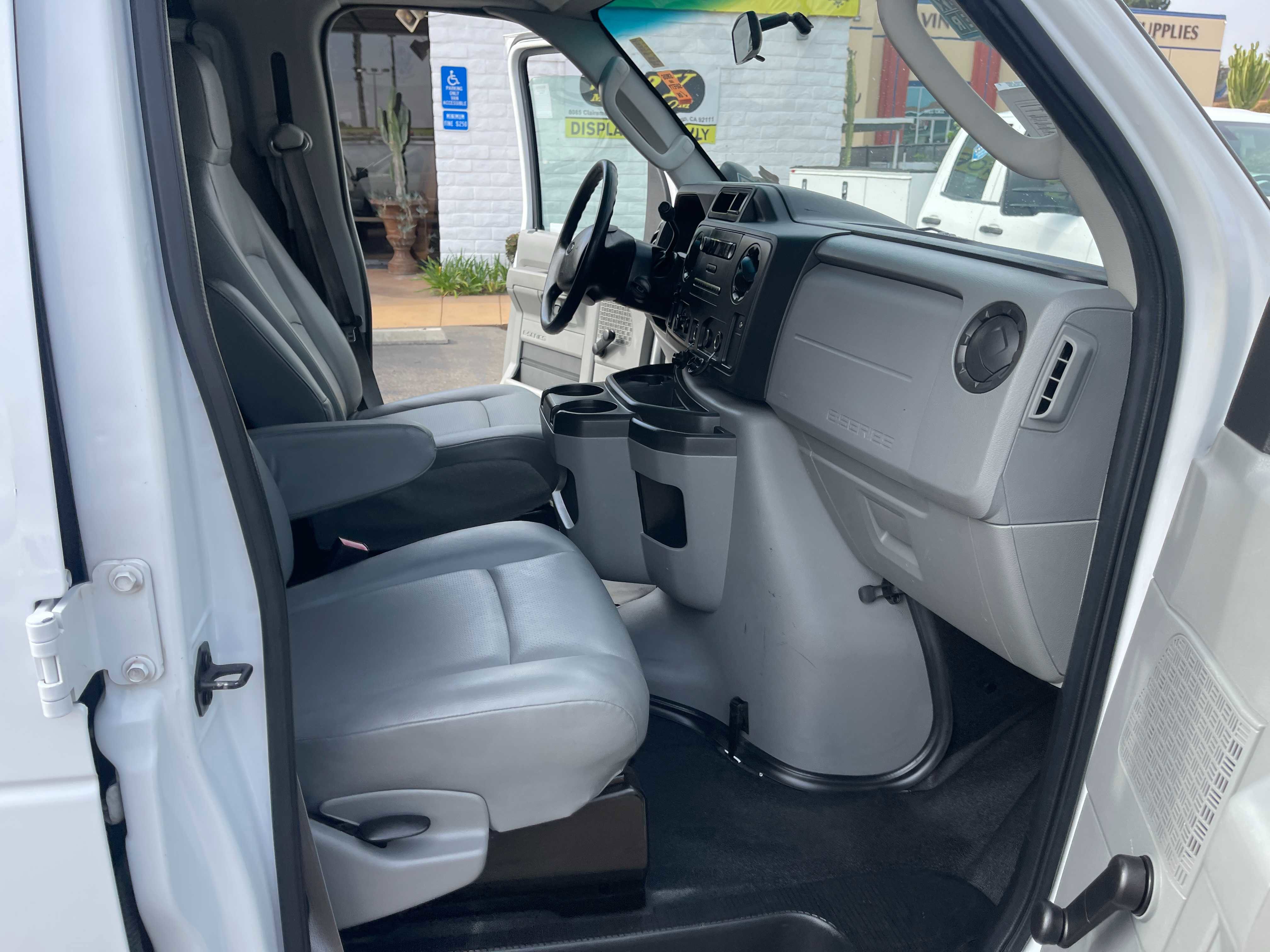 Used 2013 Ford E-150 and Econoline 150 image 15